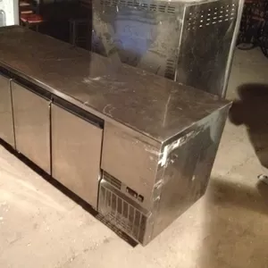  Продам холодильный стол бу на 4 двери Desmon для общепита