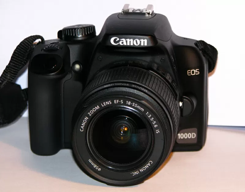 Зеркальная фотокамера Canon 1000D