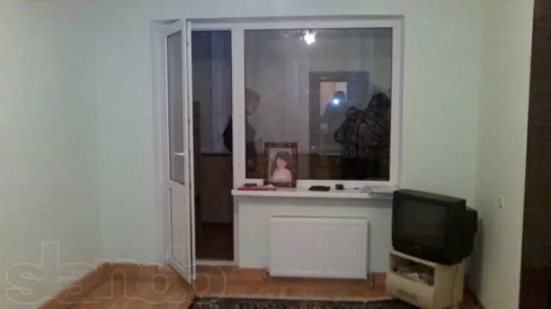 г.Новая каховка,  трехкомнатная квартира,  2-й этаж,  5-ти этажного дома,  5