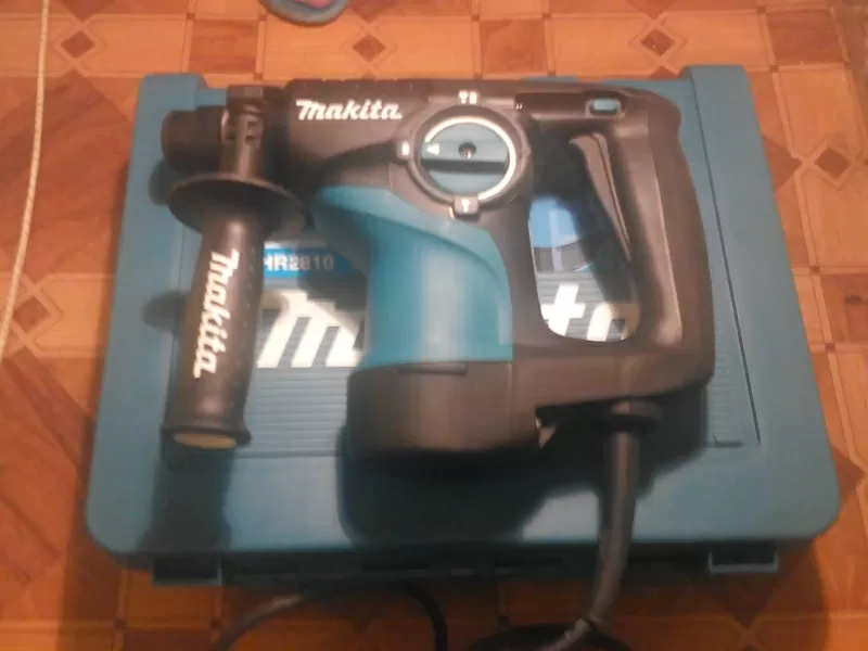 Продам новый перфоратор Makita HR 2810 (профессиональный)