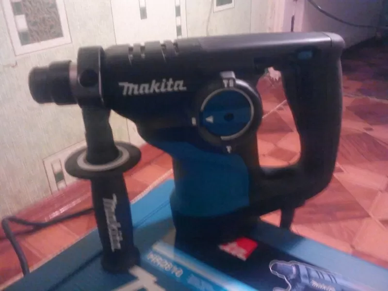 Продам новый перфоратор Makita HR 2810 (профессиональный) 2