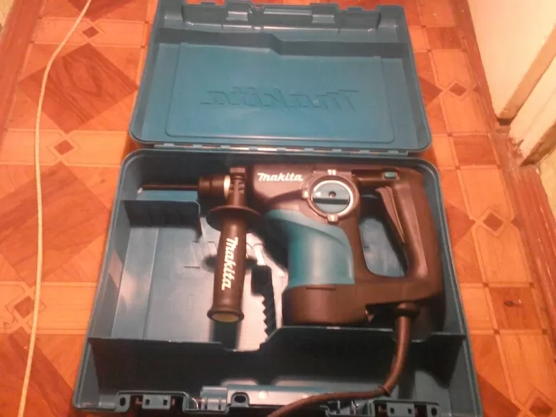 Продам новый перфоратор Makita HR 2810 (профессиональный) 3