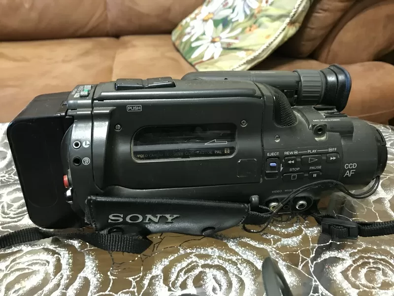 Продам видео камеру Sony Handycam 2