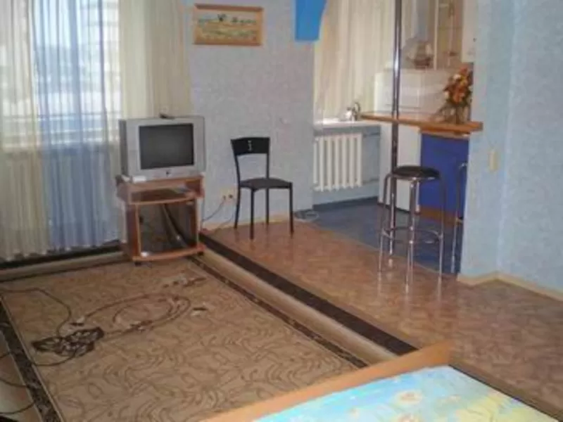 Сдам квартиру посуточно центр.
